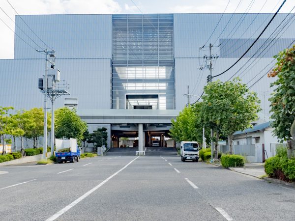 吉島通りから見た中工場とエコリアム