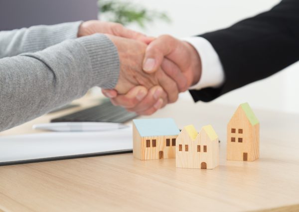 高効率給湯器は複数あり、それぞれ特徴や価格が異なる。しっかり比較検討し、費用対効果を見極めて導入したい