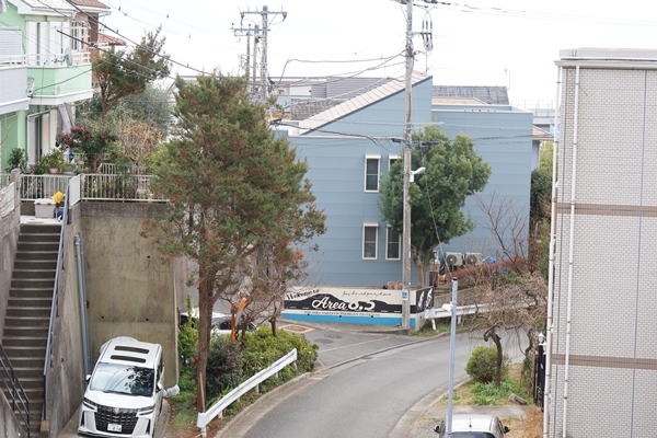 商店街で見かけた2023年オープンの砂糖を使わずに作った季節のフルーツのジャム、パンケーキが評判のカフェ。時間がなく、味わえなかったのが残念