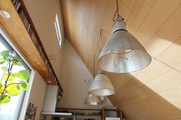 小田原方向へ向かい、左手に見えてくるのが8.5ハウス