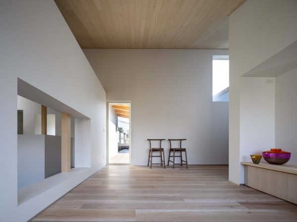 大工さんに勧められたという檜風呂。乾燥させられないことからシャワーブースを別に作った