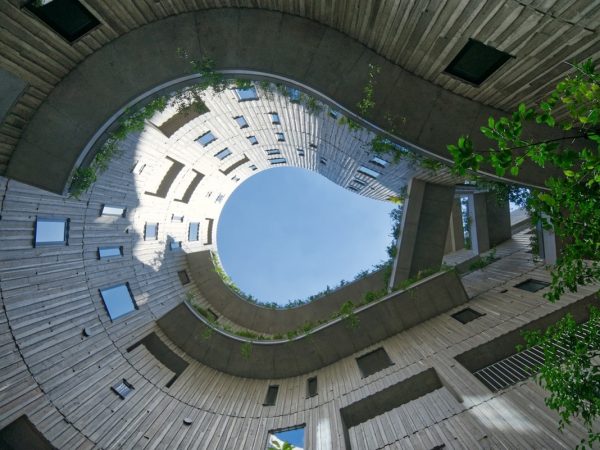 中庭が印象的だった天神町place/伊藤博之建築設計事務所(写真:歌津亮悟)