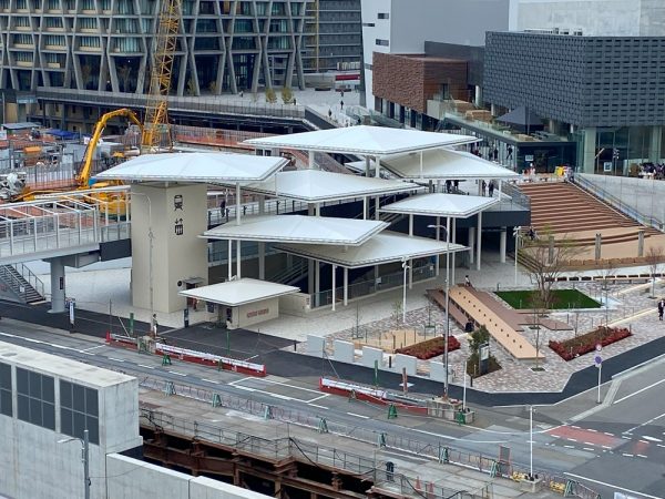 南側から見た建設工事前の駅周辺(写真提供:大阪船場繊維卸商団地協同組合)