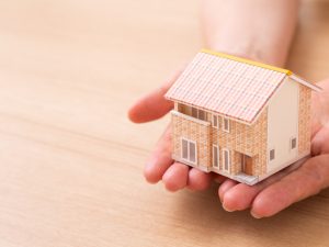 国土交通省と日本建築防災協会は木造住宅の地震後の安全チェックリストを掲載したパンフレットを配布している