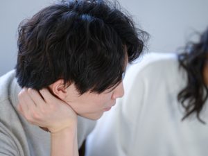 子どもたちが信頼できる大人――どういった点で見極めるかと尋ねたところ「話を聞いてくれる人ですね」とBさんは語っていた(写真はイメージ)