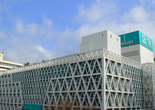 千里中央駅の東側の位置図と大街区化のイメージ