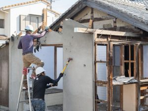 空き家を通常の50分の1のスピードで壊し続けるというプロジェクト