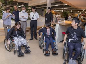 日建設計で実施した、設計者向けの障害体験の様子(西氏提供)