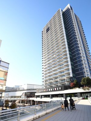 西武鉄道所沢車両工場跡地を含む周辺一帯の再開発により、2024年9月に誕生したエミテラス所沢