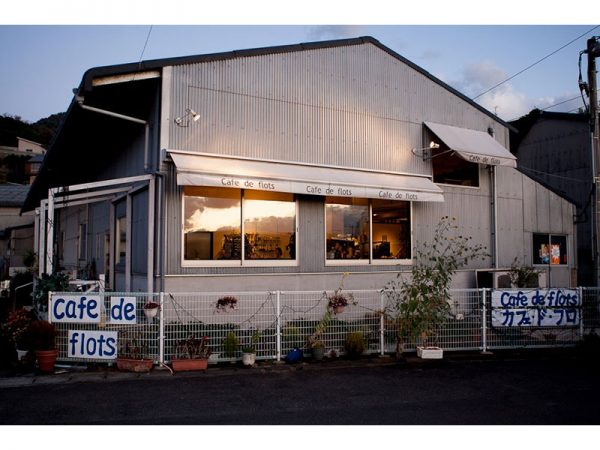 同じ場所の海水でも汲みだした日時で味が違うという。舐めさせていただいて驚いた、本当に違った