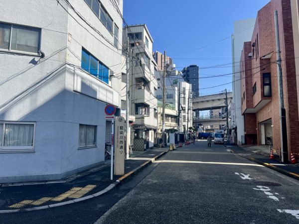 西日暮里駅東側(市街地再開発予定地)の現状 ※2025年3月中旬撮影