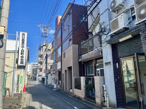 西日暮里駅東側(市街地再開発予定地)の現状 ※2025年3月中旬撮影