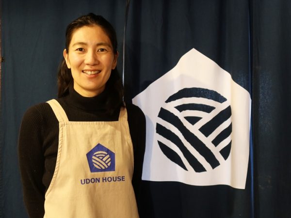 父母ヶ浜。実際には水鏡に映る写真を撮るのが人気