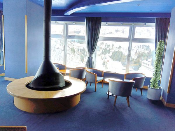 「ホワイトプラザ湯沢Vプラージュ」の外観