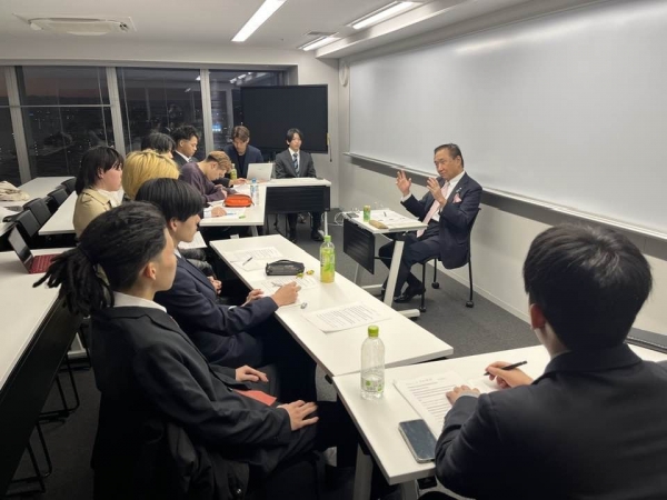 キャスター時代。救急車と医療、看護師など「いのち」をテーマに取り組んだ(出所:黒岩祐治事務所)