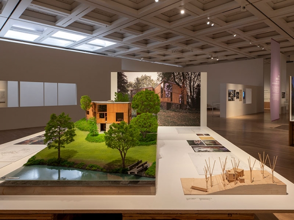 それぞれの名作住宅のモックアップも展示されている(展示風景 撮影:福永一夫)