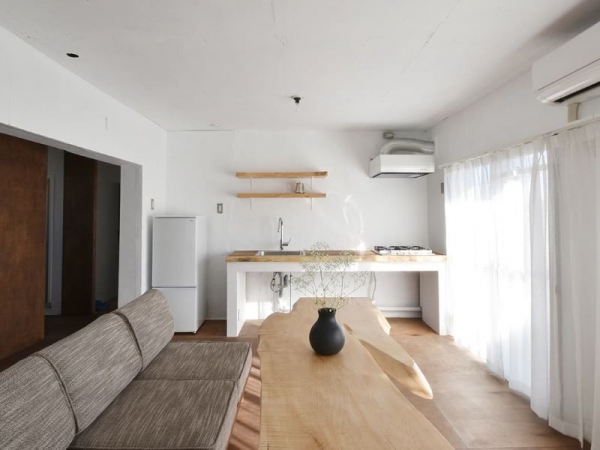 内藤さんが初めて購入した団地の物件。リノベーション前の様子(写真提供:内藤さん)