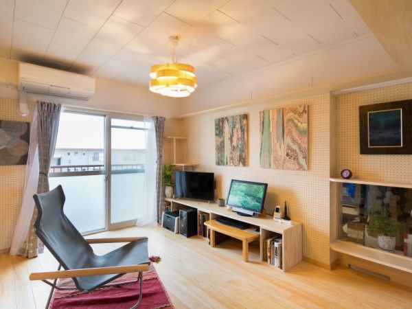 内藤さんが初めて購入した団地の物件。リノベーション前の様子(写真提供:内藤さん)