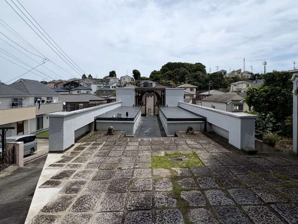 北東側から見た外観(写真:宮沢洋)