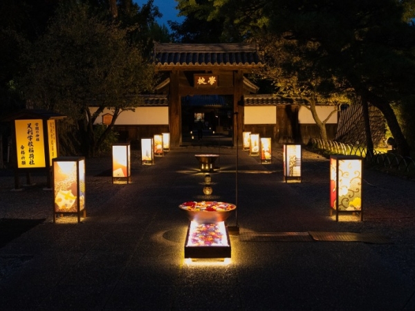 石畳通りにある店舗では、足利市の特産品をいかした商品開発を目指している