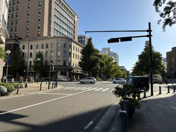 横浜公園(日大大通り方面を撮影) ※2025年10月撮影