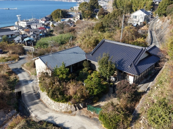 ドローンによる撮影では、どのような場所に立地しているかを伝えられる(画像提供:さとまる不動産)