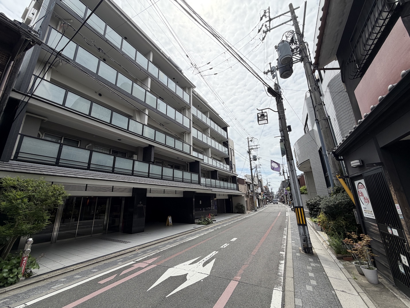三条エリアには比較的低層なマンションが多い
