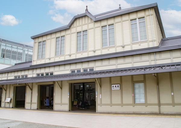 朝夕は大学生・高校生でにぎわう折尾駅