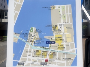 マリンメッセ福岡周辺の案内図。中央ふ頭・博多ふ頭に多様な機能が集積している