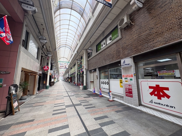 豊橋市が支援する民間再開発事業の位置図。2000年代から始まり、その多くが高層マンションだ(オレンジが完了、赤が事業中) ※出典:豊橋市まちなか活性課