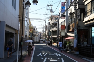 昔ながらの商店街も残る。写真は「たまプラーザ中央商店街」