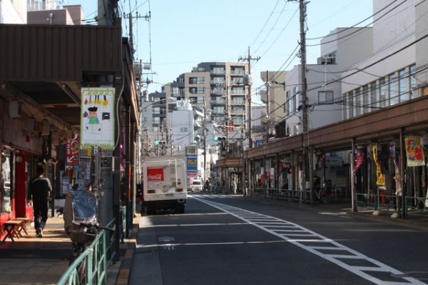 方南町駅付近に広がる方南銀座商店街