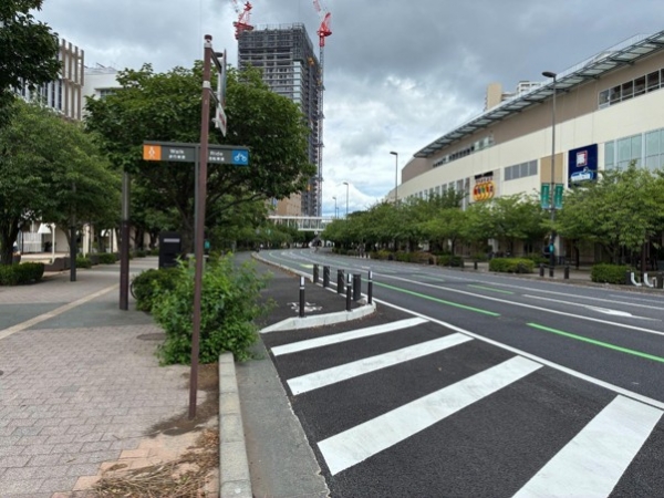 緑色のラインで示された自転車レーン