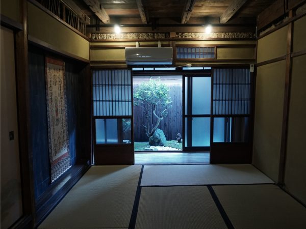 忍者堂の内部。平日はレンタルスペースとして使われており、時代劇のワークショップなどが開かれている