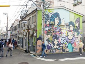 違法風俗店街をアートの街へ再生した黄金町の取り組み記事が4位