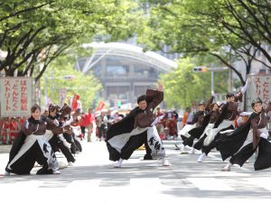 「はかた駅前”どんたく”ストリート」の様子