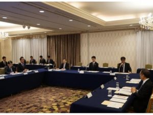 東京圏国家戦略特別区域会議の下に設置された千葉市ドローン宅配等分科会の様子（出典：千葉市HP）