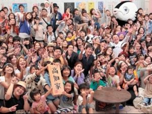 「高知家」のプロモーション動画を撮影する際に多くの人が集結。このような熱さ、「地元のために役に立ちたい」という心意気も、高知県民の気質なのだろう