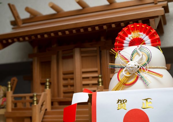 神棚の掃除は31日に行わず、30日までに済ませてしまおう。また、29日は「二重苦」に通じ、縁起が悪いので避けたい