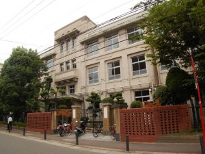 会場となった旧大名小学校。開校は1873年（明治6年）と福岡市内でも最も古い歴史を持つ小学校の一つだったが、2014年3月、児童数減少を背景に開校141年をもって閉校した