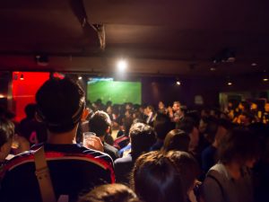 風営法の改正によって、スポーツバーでの応援はアルコール無しに？