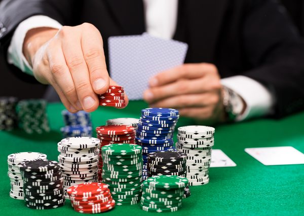 カジノは世界の140ケ国で合法化されており、365日24時間営業の施設も多い。</br>今回の風営法改正はIR導入のための地ならしか