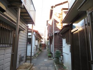 かつての荏原住宅内の様子。退去、解体が始まっており、もう少しすると消えてしまう風景だ