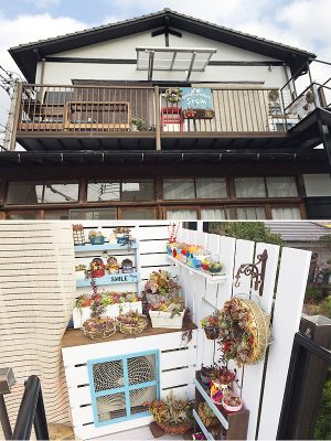 写真上：茶山ゴコの2階部分。それぞれの部屋の広さは約15～16m2で賃料は月額3万5000円。3面採光となっており、非常に開放的だ<BR />写真下：Stemの屋外には、岩永さんがアレンジした作品が所狭しと並べられている