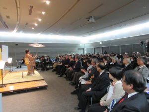 「上方の生活文化」を考えるシンポジウムでは、国籍・職業・老若・男女多くの人が参加して、和の住まい文化を考えた