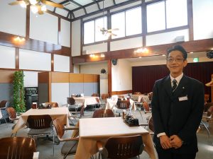 井筒まい泉株式会社 レストラン事業本部 青山本店長　認定パン粉付マイスター 阿部新一氏