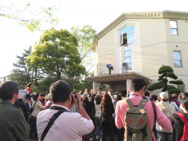 珍しさもあり、専門紙、全国紙その他各種メディアが取材に参加していた