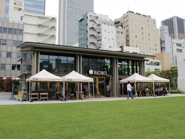 カフェ・レストラン「ラシーヌ」は地上2階、建築面積265.27m2、延床面積439.65m2。飲食店のほか教養施設（2階）、備蓄倉庫、管理室、トイレがある