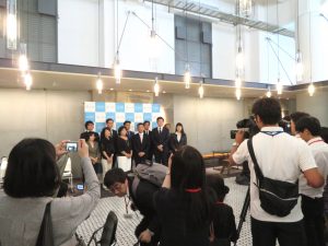 5月に行われた記者会見では日本では最大規模になるという点、地域と関わる種々の仕組みがある点などが関心を呼び、多数のメディアが集まった