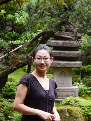 「Café Cache」のオーナー中村ひとみさん。2012年12月から滋賀に移住をして、すでに5年目を迎える